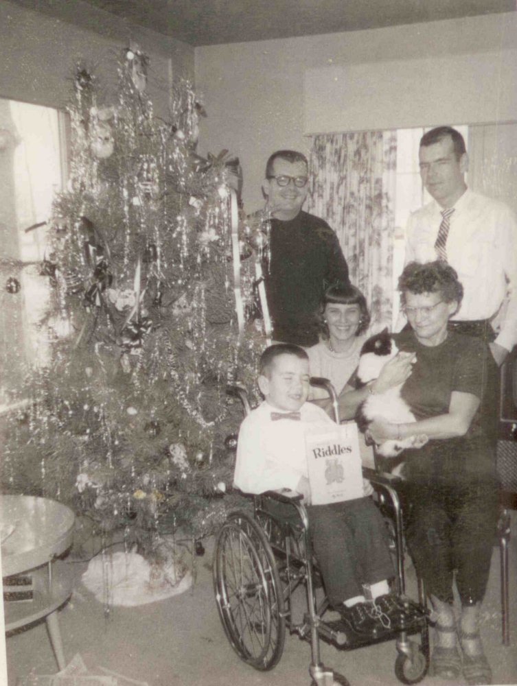 1st_chair_Christmas_1960_riddle_book